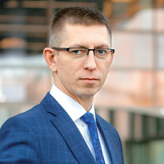 dr Damian Karwala